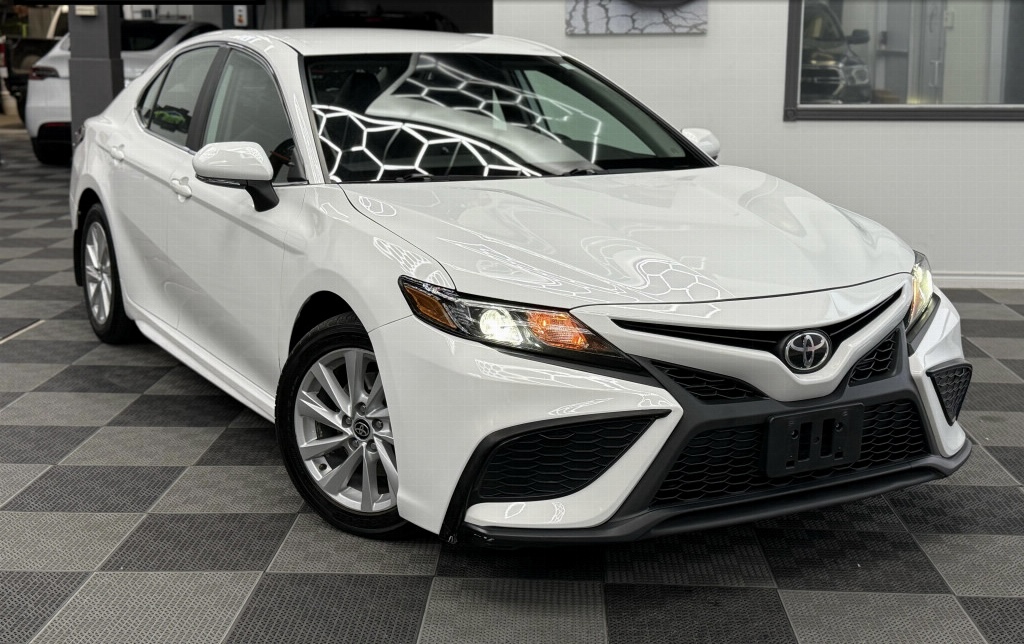 2021 Toyota Camry SE 4dr CLEAN CARFAX