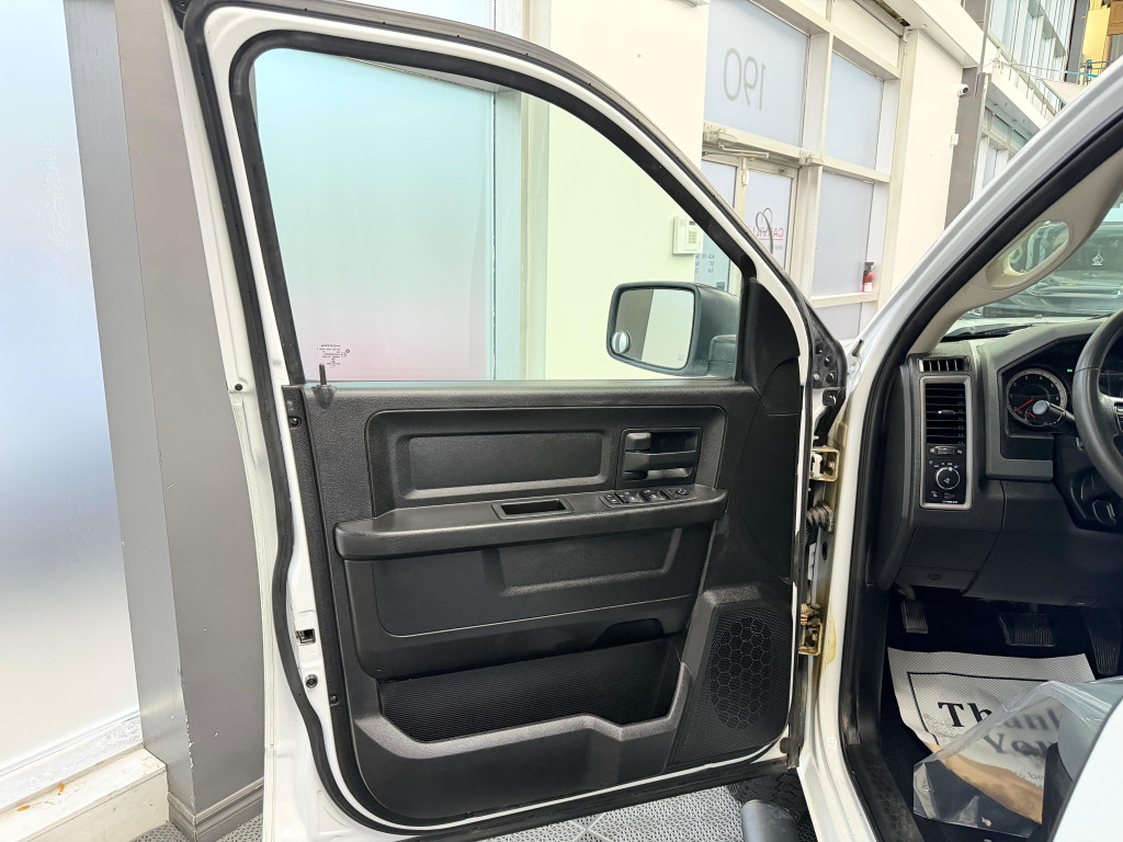 Georgian Auto Sales 2019 Ram 1500 Classic Express 4×4 Crew Cab 5’7″ Box - 6