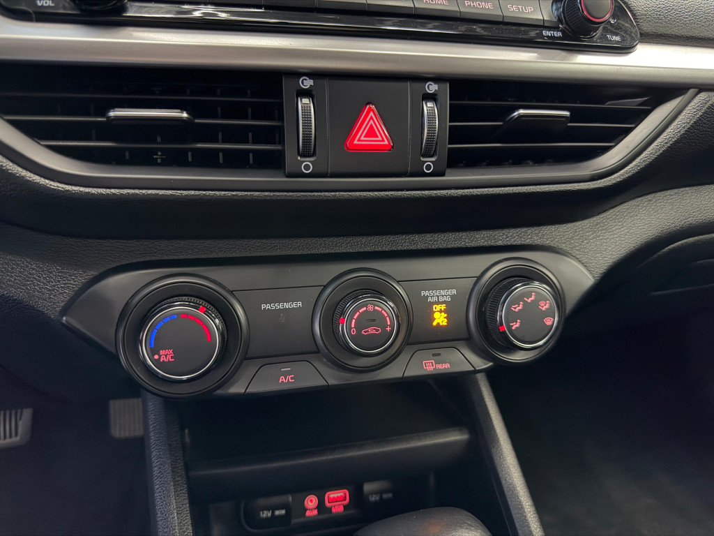 Georgian Auto Sales 2020 Kia Forte LX 4dr Clean Carfax - 16