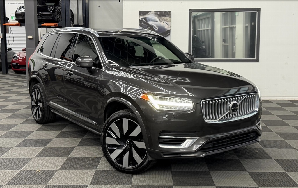 2023 Volvo XC90 PLUG-IN HYBRID Recharge T8 Plus Bright Theme Clean Carfax