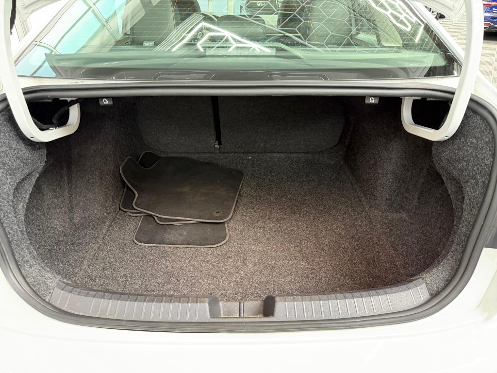 Georgian Auto Sales 2020 Volkswagen Jetta Highline Automatic Leather Navigation Sunroof Back Up Camera - 24