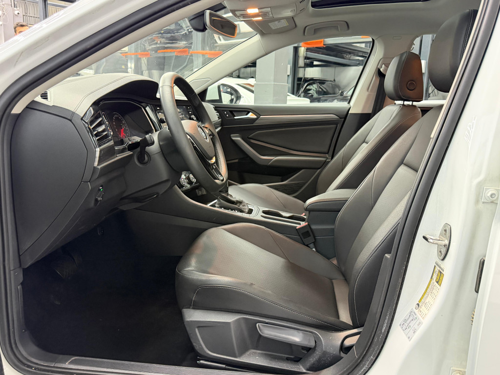 Georgian Auto Sales 2020 Volkswagen Jetta Highline Automatic Leather Navigation Sunroof Back Up Camera - 5